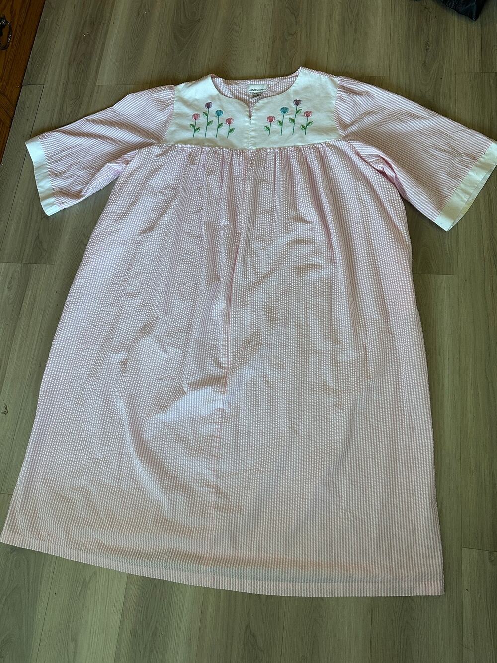 Lasting Comfort Pink Seersucker House Dress 3X Embroidered Tulip Muumuu Gown